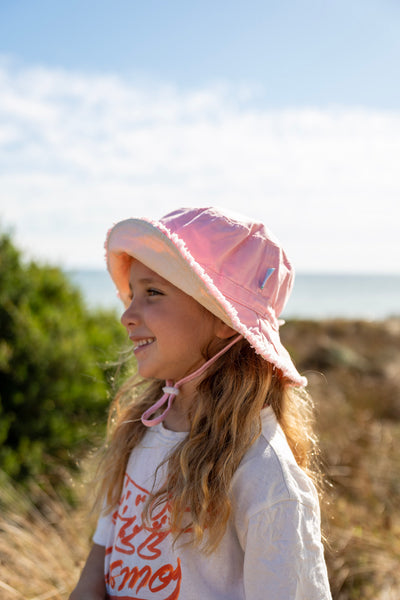Acorn - Frayed Bucket Hat / Strawberry