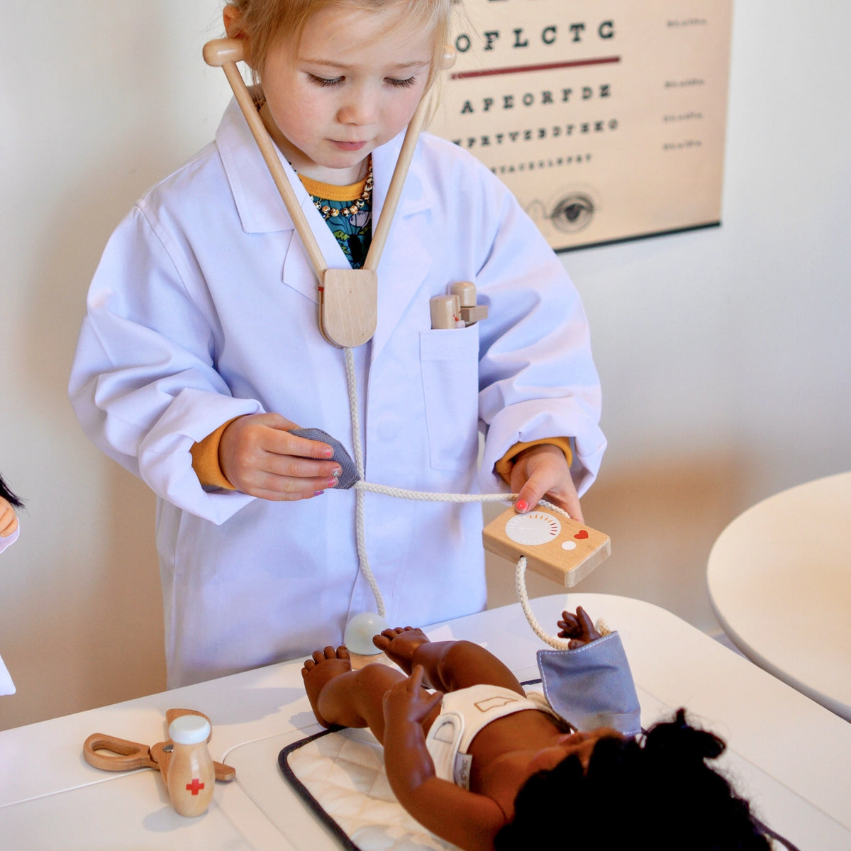 Make Me Iconic - Wooden Toy / Iconic Doctor Kit