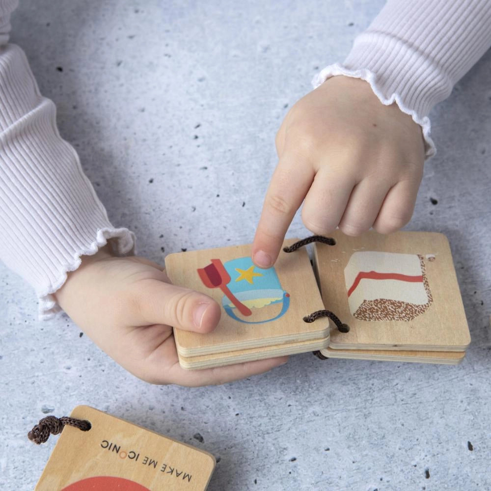 Make Me Iconic - Wooden Toy - Loose Change Mini Book / Melbourne