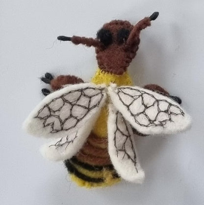 Create & Wonder - Finger Puppets Set / Backyard Bugs