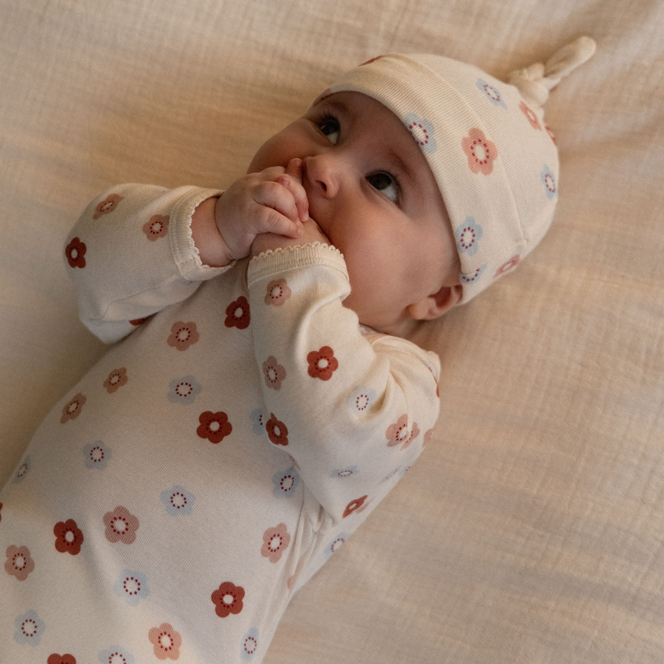 Nature Baby - Long Sleeve Bodysuit / Petite Flora Stamp Print