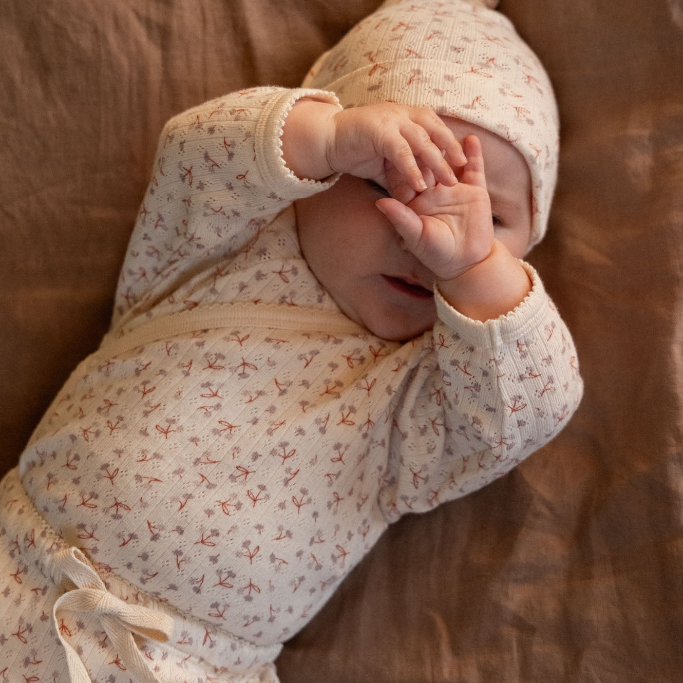 Nature Baby - Knotted Beanie Pointelle / Dandelion Print
