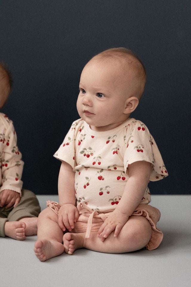 Nature Baby - Faye Bodysuit / Strawberry Blush Print
