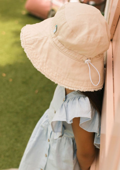 Acorn- Frayed Bucket Hat / Vanilla