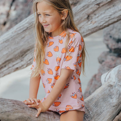 Cry Wolf - Short Sleeve Rash Set / Strawberry Splash