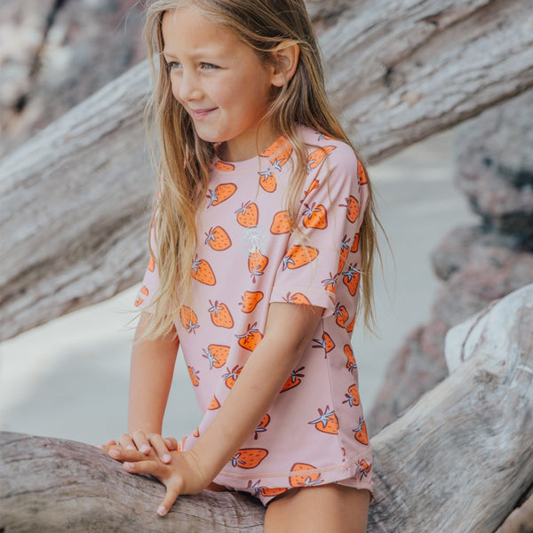 Cry Wolf - Short Sleeve Rash Set / Strawberry Splash