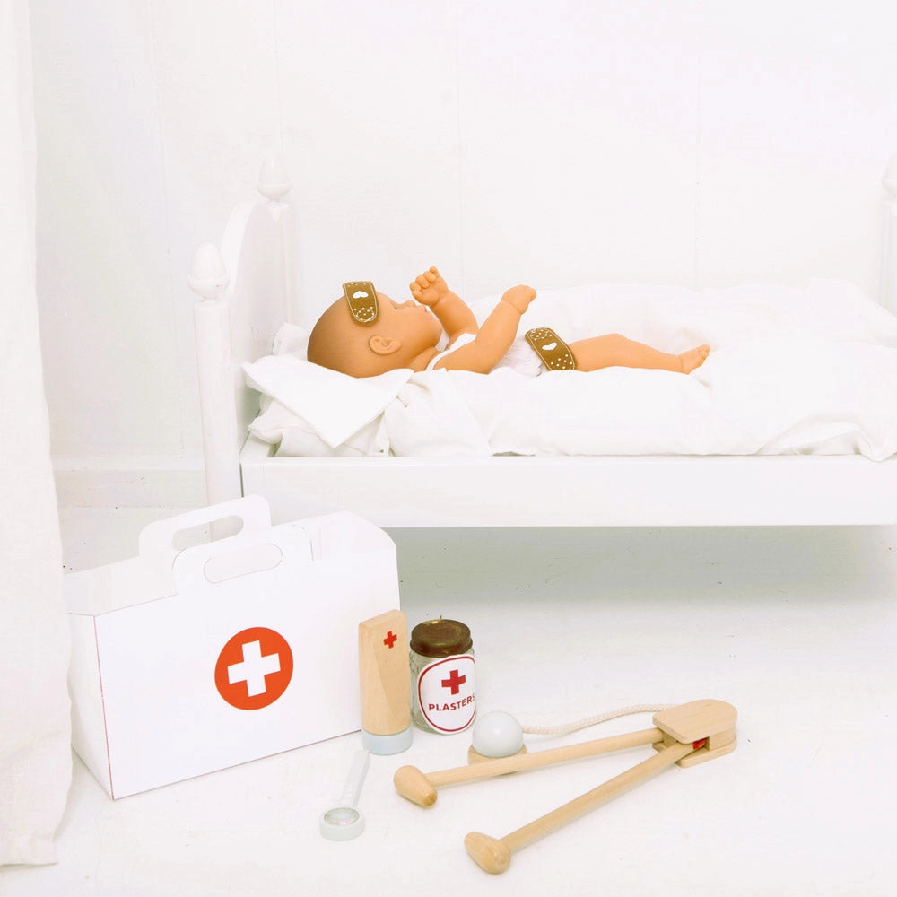 Make Me Iconic - Wooden Toy / Iconic Doctor Kit